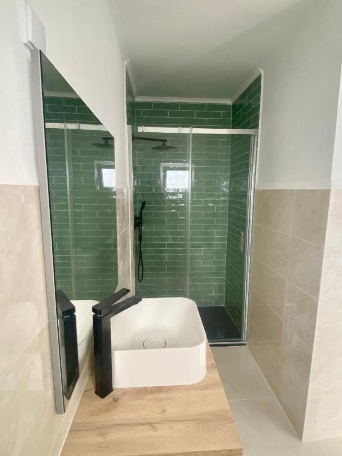 Pine & Apple Sintra Beach House โกลาเรส ภายนอก รูปภาพ