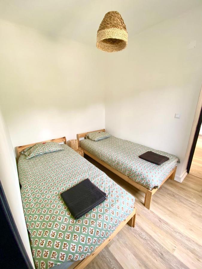 Pine & Apple Sintra Beach House โกลาเรส ภายนอก รูปภาพ