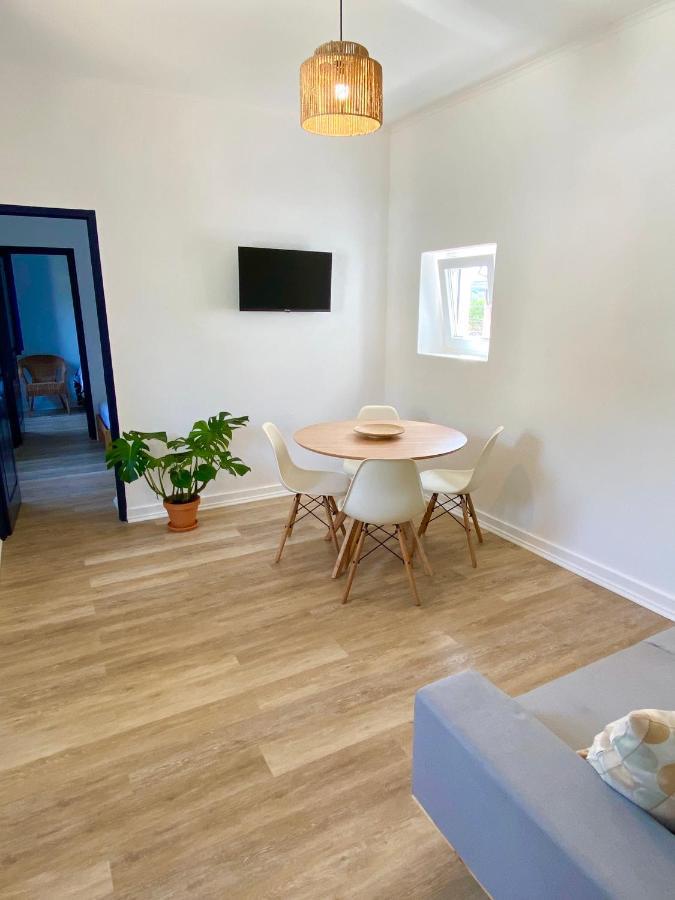 Pine & Apple Sintra Beach House โกลาเรส ภายนอก รูปภาพ